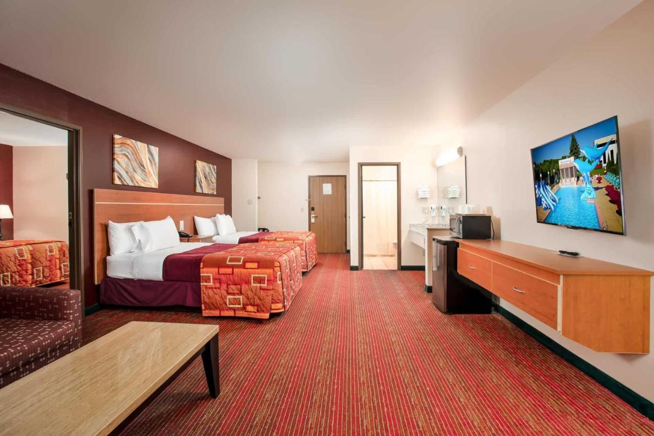 ויסקונסין דלס Grand Marquis Waterpark Hotel & Suites מראה חיצוני תמונה