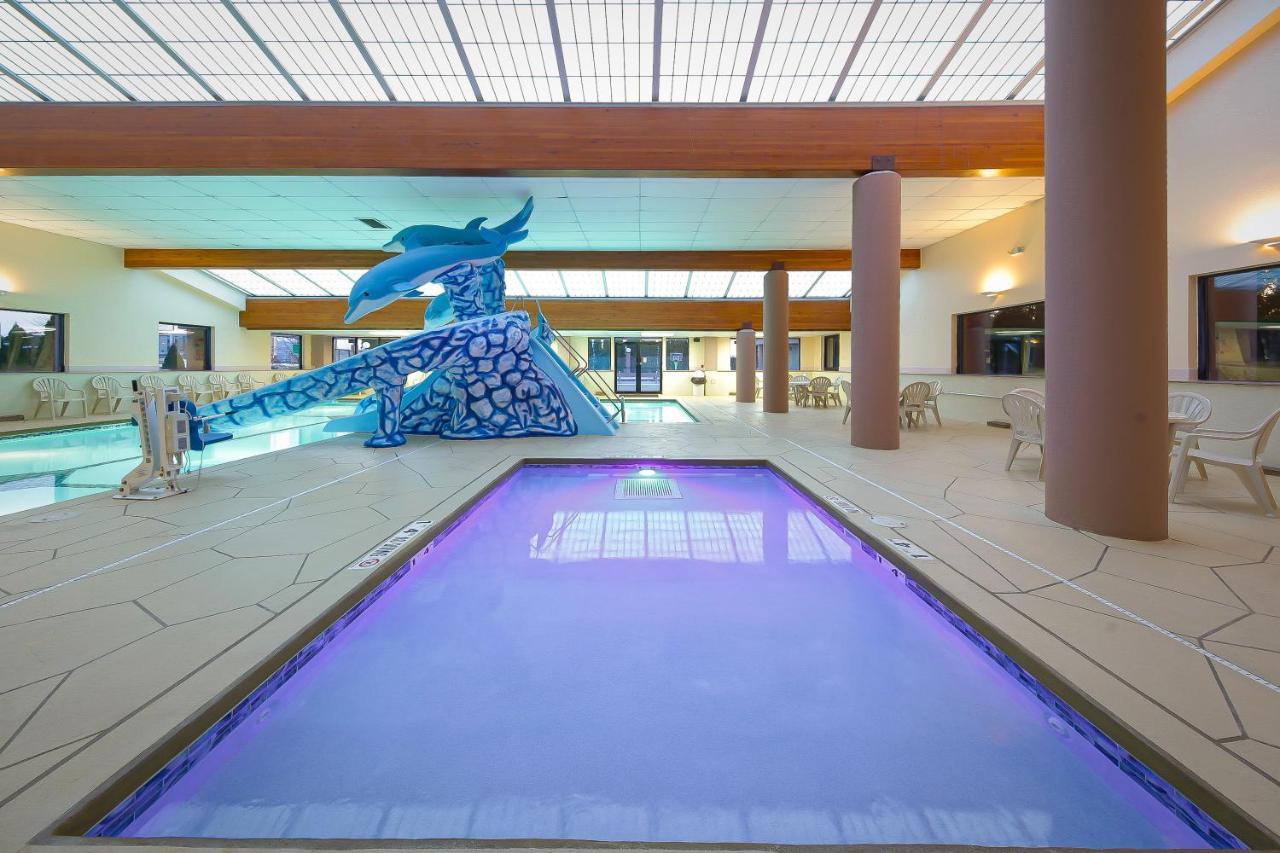 ויסקונסין דלס Grand Marquis Waterpark Hotel & Suites מראה חיצוני תמונה