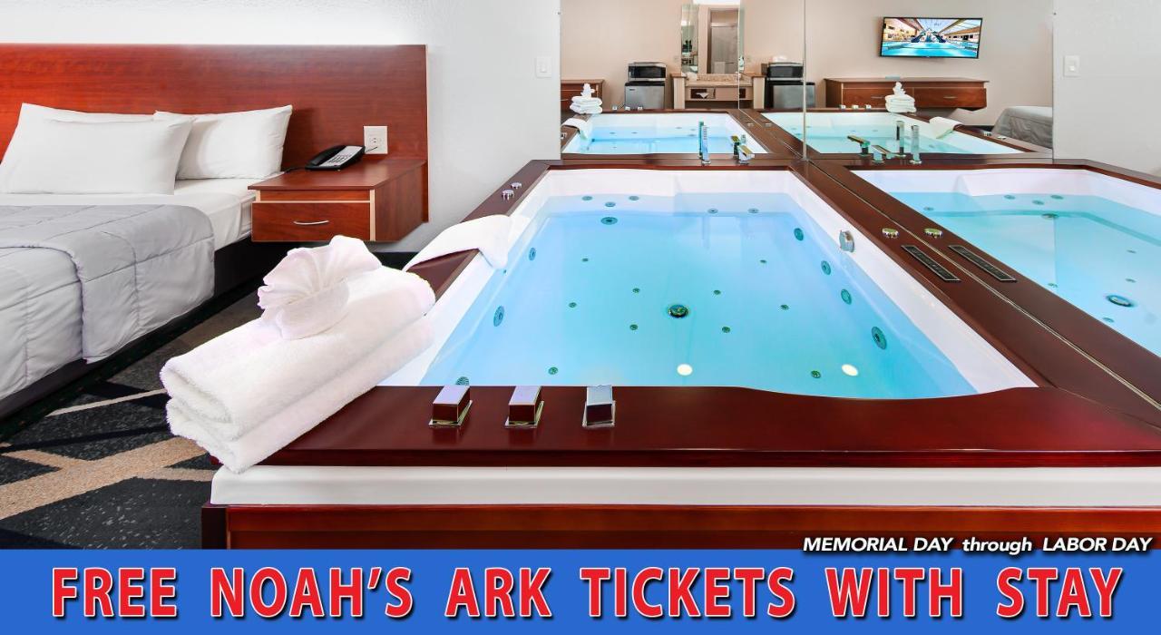 ויסקונסין דלס Grand Marquis Waterpark Hotel & Suites מראה חיצוני תמונה