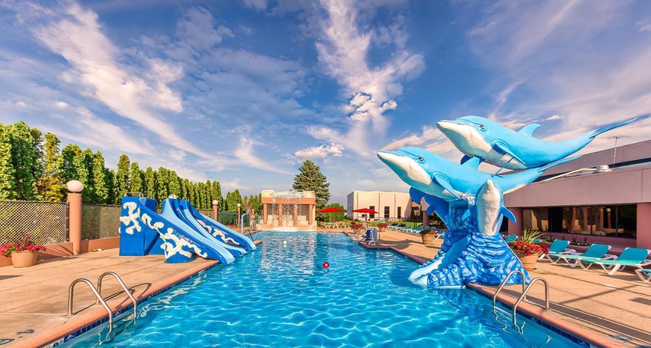ויסקונסין דלס Grand Marquis Waterpark Hotel & Suites מראה חיצוני תמונה