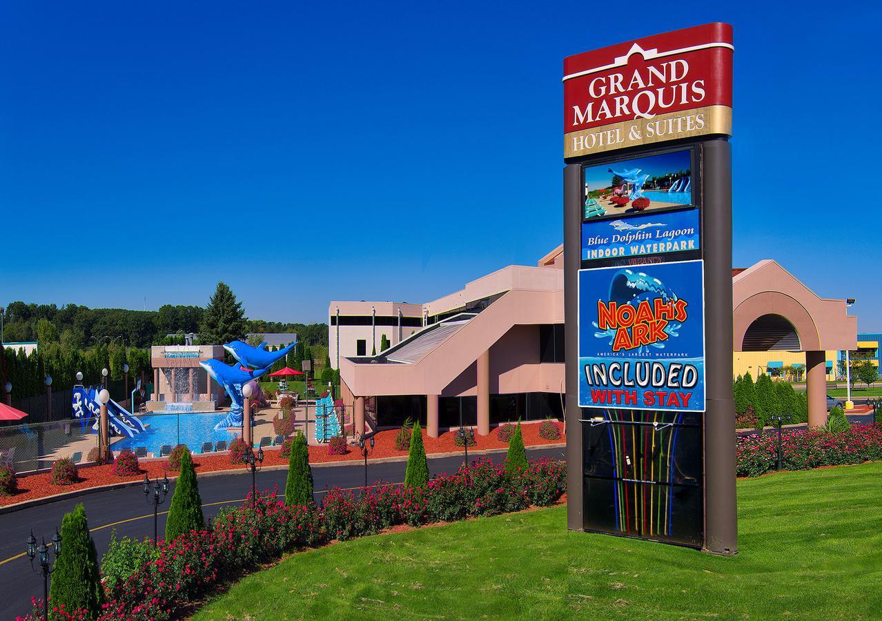 ויסקונסין דלס Grand Marquis Waterpark Hotel & Suites מראה חיצוני תמונה