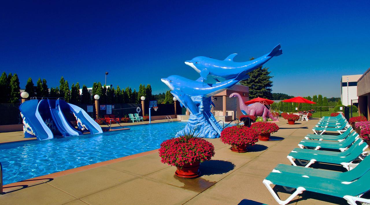 ויסקונסין דלס Grand Marquis Waterpark Hotel & Suites מראה חיצוני תמונה